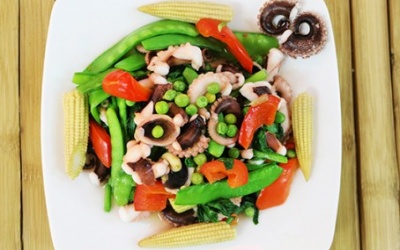 Đổi món với bạch tuộc xào thập cẩm