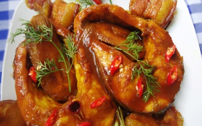 Cá kho chuối xanh - đánh bay thùng gạo