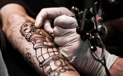 Xăm mình và những nguy cơ nhiễm bệnh