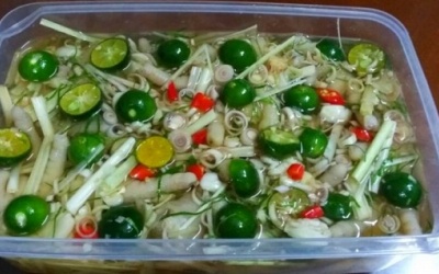 Cách làm chân gà ngâm sả quất khiến chồng thích mê