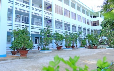 Mổ đẻ làm gãy đùi trẻ sơ sinh, bác sỹ nói trẻ bị dị tật bẩm sinh?