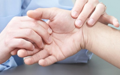 8 cách giảm đau hữu ích cho bệnh viêm khớp