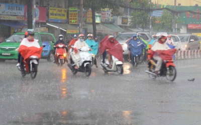 Cách bảo vệ sức khỏe sau khi gặp mưa
