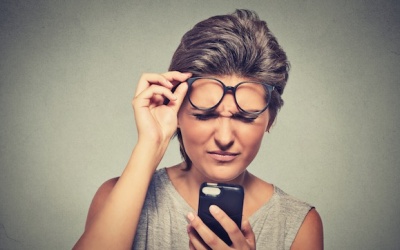 Sớm mắc viễn thị do thường xuyên dùng thiết bị điện tử