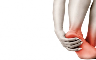 Những nguyên nhân gây nóng rát bàn chân mà bạn chẳng ngờ!