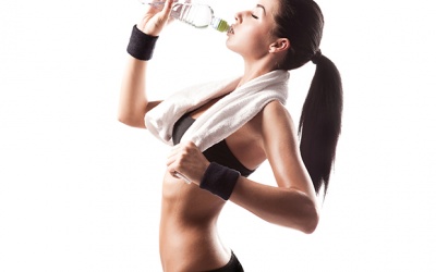 Uống bao nhiêu nước khi đang tập thể dục thể thao?