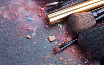 Tác hại đáng sợ từ dụng cụ trang điểm không sạch sẽ