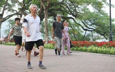 Đi bộ, đạp xe giảm trên 50% nguy cơ tử vong do bệnh tim mạch