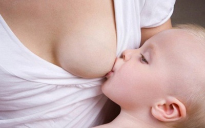 Đường trong sữa mẹ giúp trẻ sơ sinh phòng tránh nhiễm liên cầu khuẩn nhóm B
