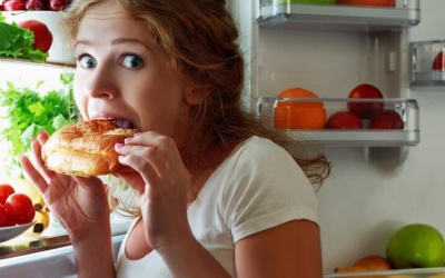 Nếu bạn cứ ăn sau 7h tối, đường đến nghĩa địa sẽ ngắn lắm!