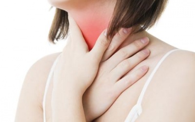 Làm gì khi thường xuyên bị viêm họng do thay đổi thời tiết?