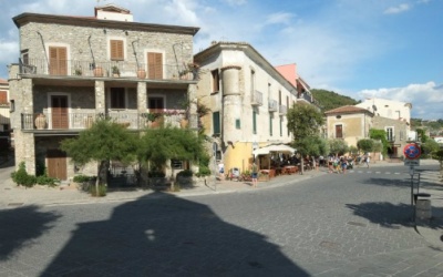 Ngôi làng có bí quyết sống 100 tuổi nhờ sex mãnh liệt