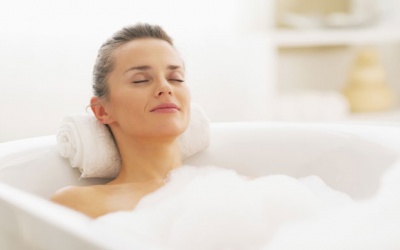 2 loại nước tắm cho sáng và tối giúp ngủ ngon không cần thuốc an thần