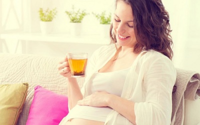 Lợi ích sức khỏe và những điều cần lưu ý khi bà bầu uống trà xanh