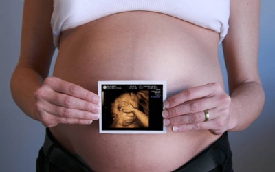  'Thai nhi nhỏ cân hơn tuổi thai' phải làm sao?