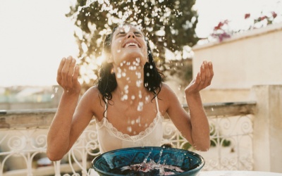 Quên cà phê đi, những cách này sẽ khiến bạn tỉnh táo vô cùng!