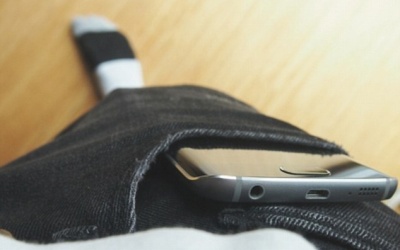 Đàn ông nếu không muốn vô sinh, đừng để điện thoại trong túi quần!