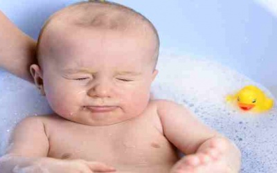 Những lưu ý khi tắm cho trẻ sơ sinh tại nhà