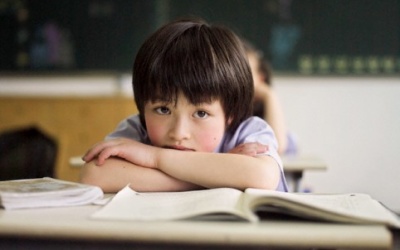 Trẻ mắc bệnh động kinh có thể đi học không?