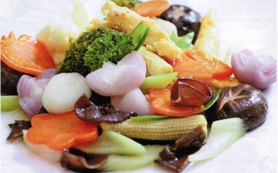 Nấm xào rau củ – mát lành ngày Thu