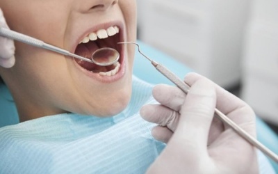 Có nên nhổ răng hàm bị sâu?