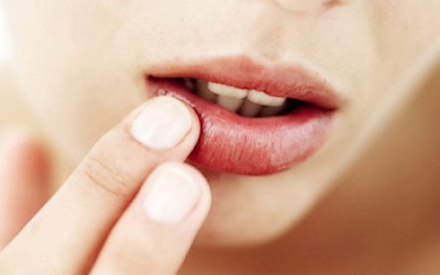 Mùa hanh khô rồi đừng để cho đôi môi nứt nẻ