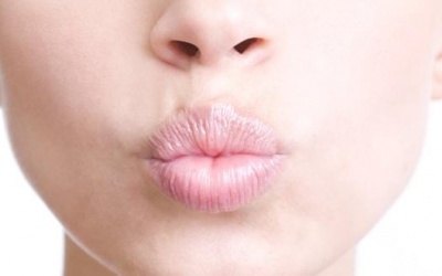 Bí quyết giúp môi hồng mà không cần dùng đến son
