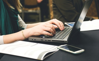 Rửa tay ngay sau khi chạm vào 8 vật dụng còn bẩn hơn bồn cầu này