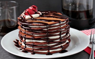 Cuối tuần mẹ dạy bé làm bánh pancake chocolate thơm ngon