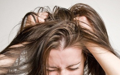 Ngứa đầu đến phát điên phải làm thế nào?