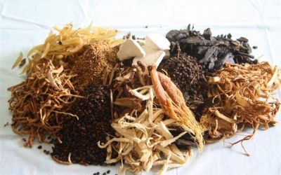 Uống thuốc Đông y có phải kiêng tanh không?