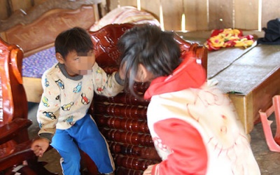 Niềm mong mỏi hóa giải được 'lời nguyền' của bà mẹ có 2 con mắc chứng đầu nhỏ