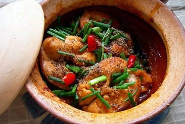 Cá kho cay cho ngày gió chuyển mùa