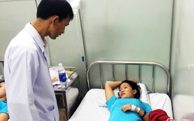 Hàng trăm công nhân ở TP HCM nghi ngộ độc sau bữa cơm