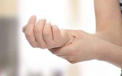 Run tay mỗi khi căng thẳng, hồi hộp là bệnh gì? 