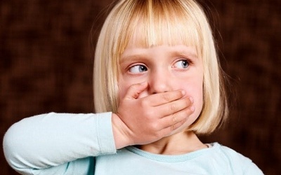 Tật nói lắp có chữa được không?