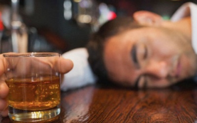 Từ A đến Z những điều cần biết về viêm gan do rượu