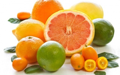 Vitamin C và bioflavonoids giúp giảm đục thủy tinh thể 