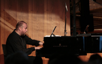 Nghệ sỹ piano nổi tiếng Ba Lan tới Việt Nam trình diễn