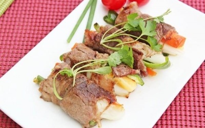 Món ngon cuối tuần – Béo ngậy thịt bò cuốn phô mai