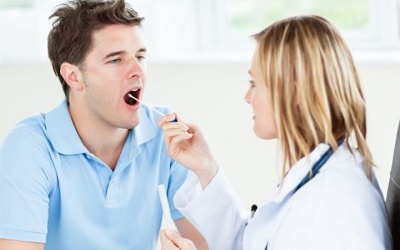 Cần tránh ăn gì nếu bị viêm thanh quản?