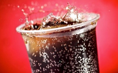 Uống đồ uống có gas làm tăng nguy cơ sỏi thận