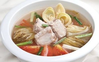 Học cách nấu canh sườn chua thơm ngon đúng điệu