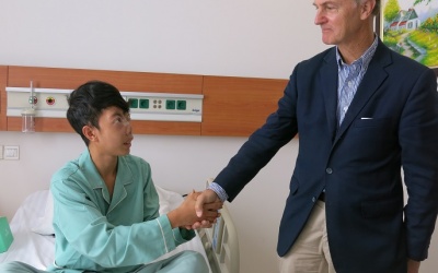 4 lần đại phẫu mang lại điều kỳ diệu cho cậu bé bị u quái “nuốt” gần hết mặt