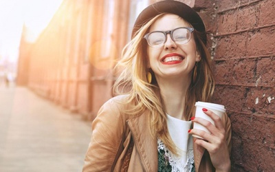 Mất điểm vì hàm răng ố vàng, bạn đã tìm ra nguyên nhân?