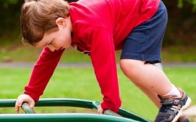 Trẻ nghịch ngợm, khó ngủ, không nghe lời dùng TPCN cốm Egaruta được không?