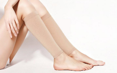 Tất y khoa: Giải pháp đơn giản cho người bị suy giãn tĩnh mạch
