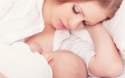 Cách hay giúp mẹ bầu “sữa về ướt áo”