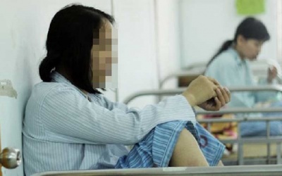 Nhiều bà mẹ mắc chứng nghiện xem camera nhà trẻ