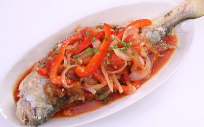 Ngon lạ: Cá đù chiên giòn sốt chua ngọt